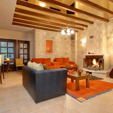 Mikri Arktos Hotel Eláti Екстериор снимка
