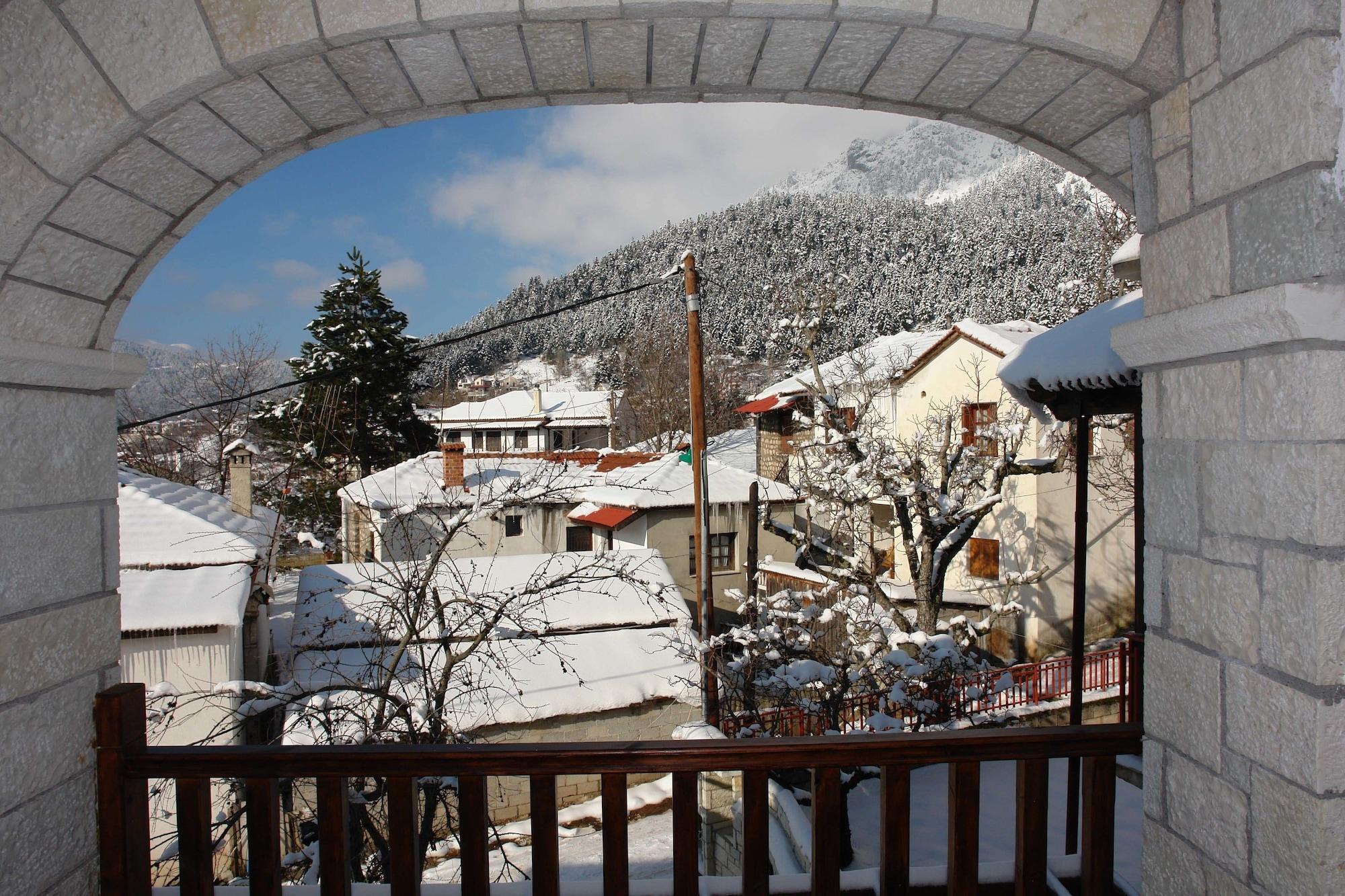 Mikri Arktos Hotel Eláti Екстериор снимка