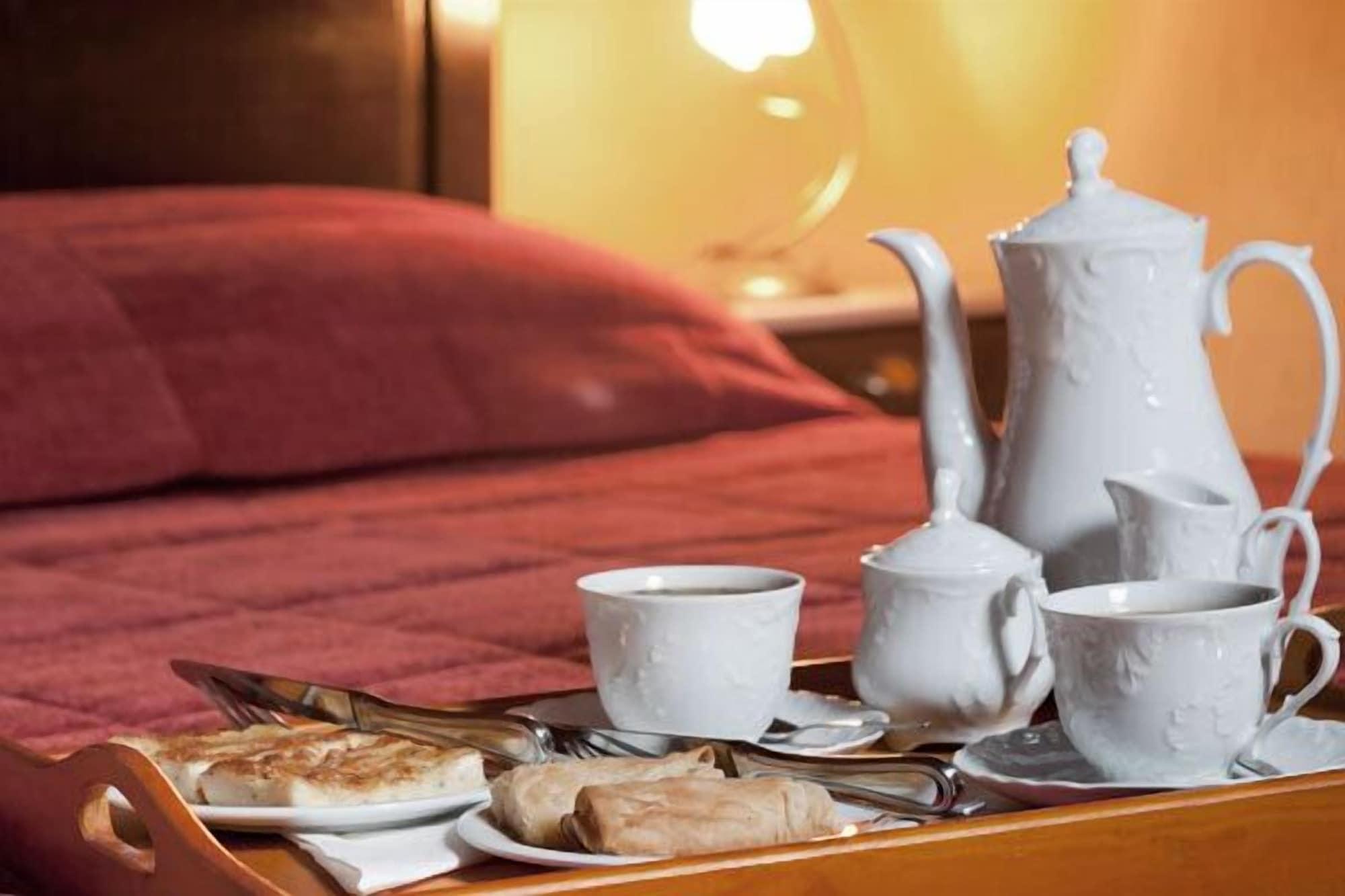 Mikri Arktos Hotel Eláti Екстериор снимка