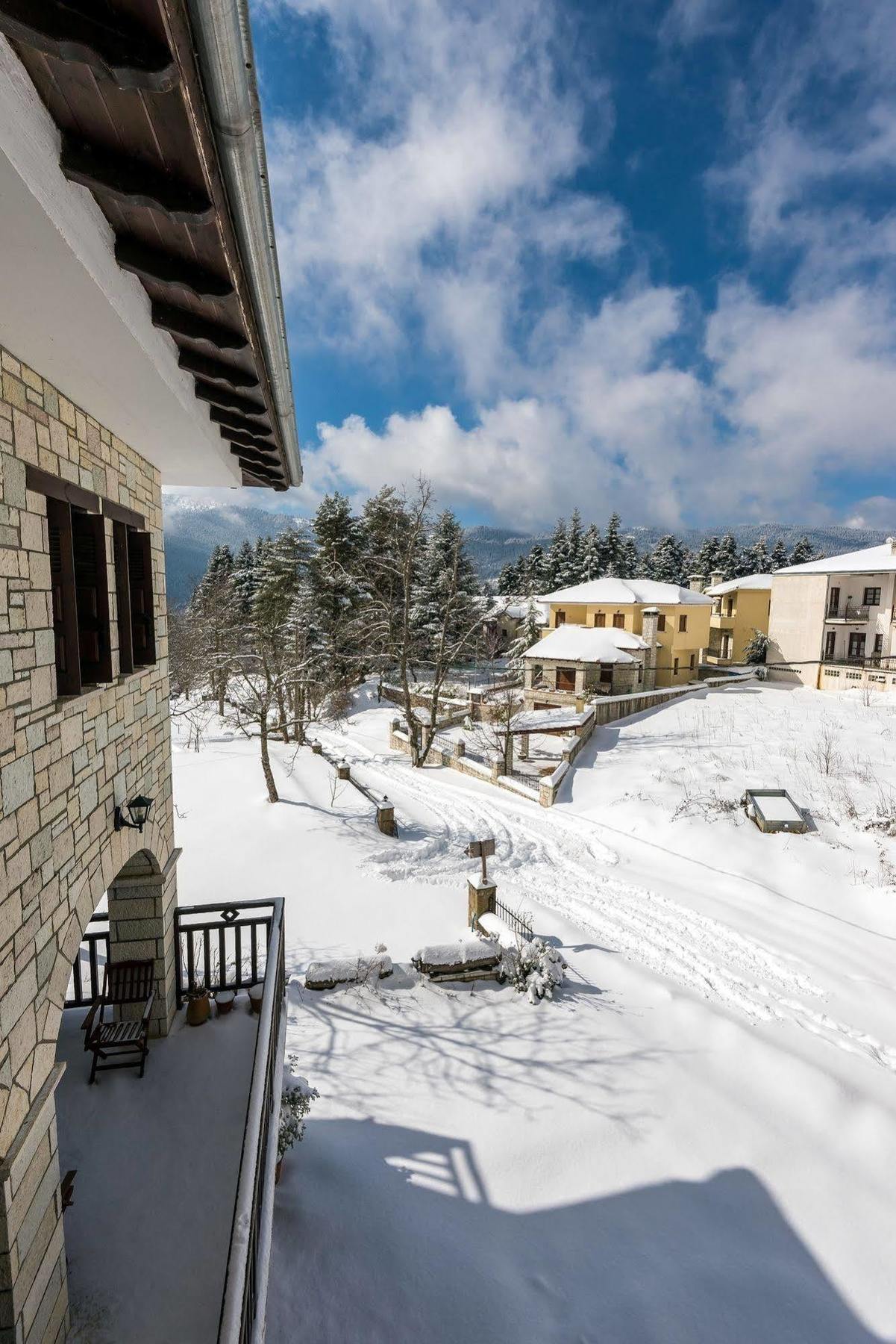 Mikri Arktos Hotel Eláti Екстериор снимка